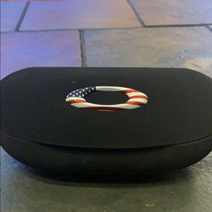 NWT American flag Oakley sunglasses case. 🕶